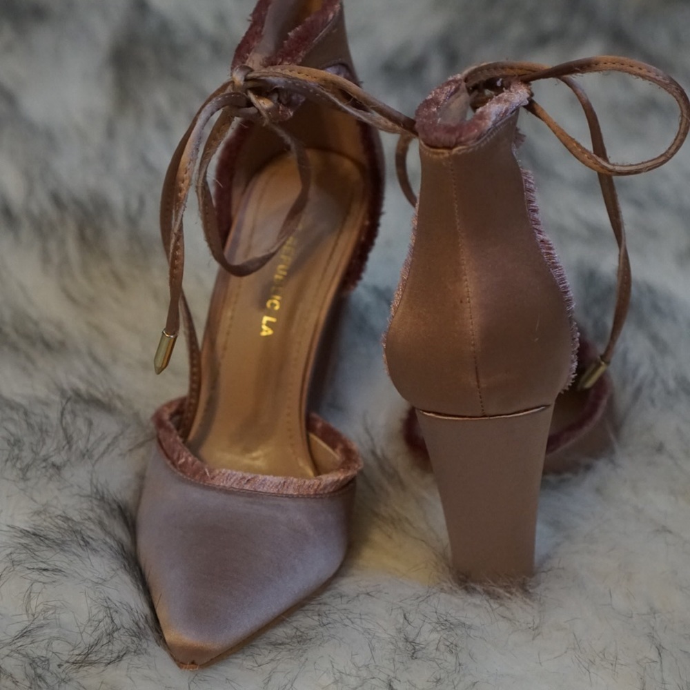 Heels - Picture 3 of 4